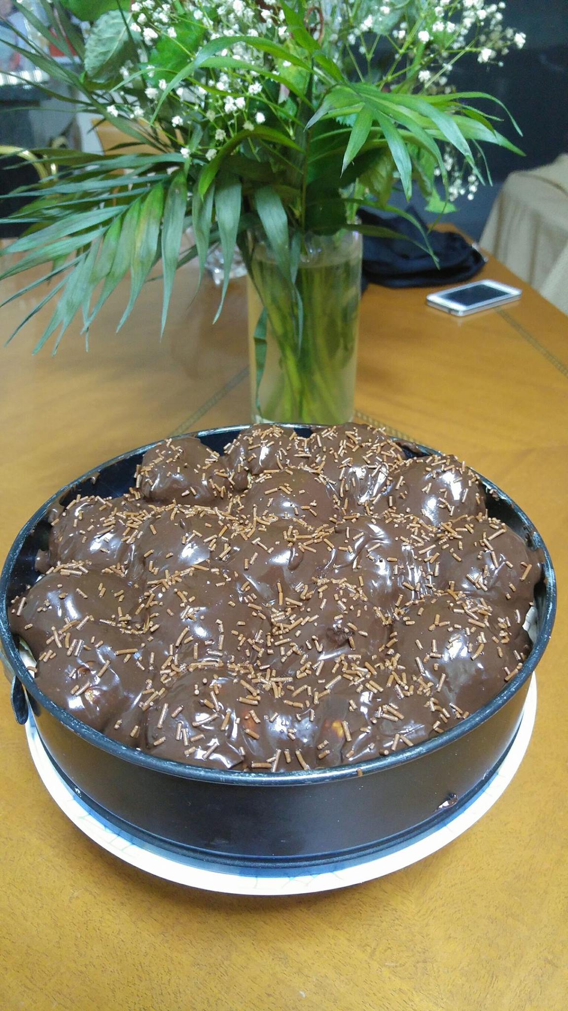 τούρτα-προφιτερόλ-από-την-Γκόλφω Νικολού-συνταγή- τούρτα-προφιτερόλ-από-την-Γκόλφω Νικολού-συνταγή-