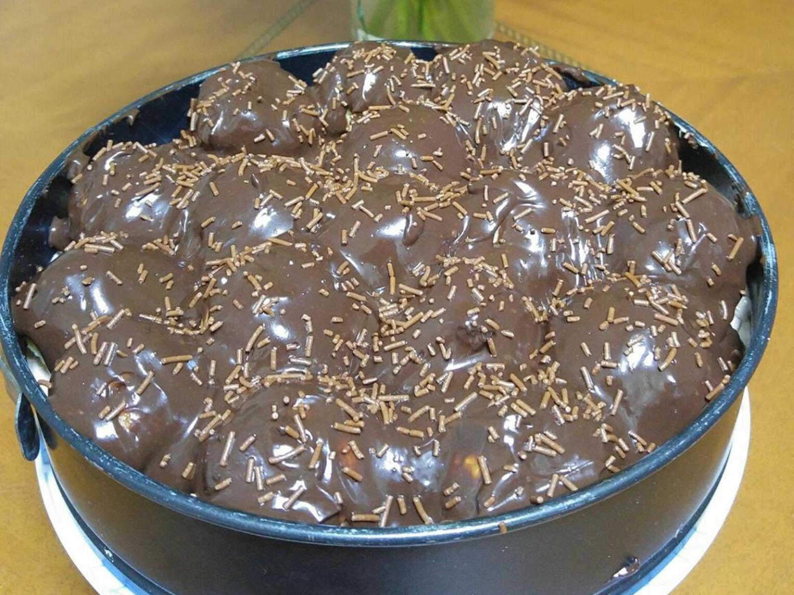 τούρτα-προφιτερόλ-από-την-Γκόλφω Νικολού-συνταγή-