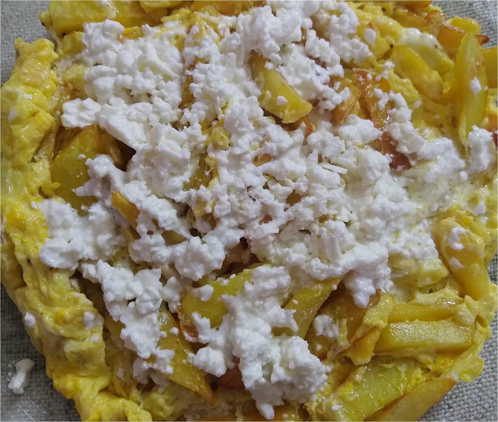 Φαγητό χωρίς φούρνο για διακοπές: Πατάτες με αυγά και τυρί