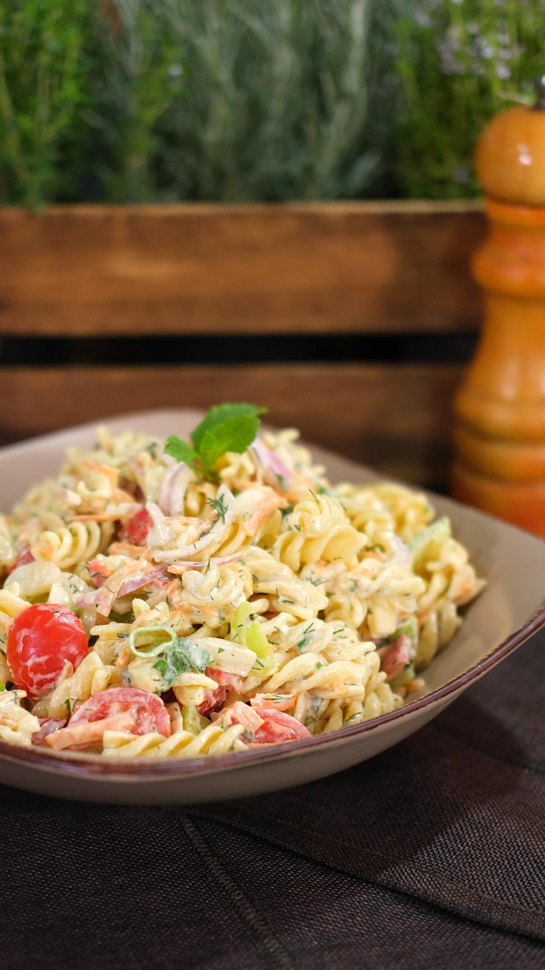 μακαρονοσαλάτα-με-σώς γιαουρτιού-συνταγή-