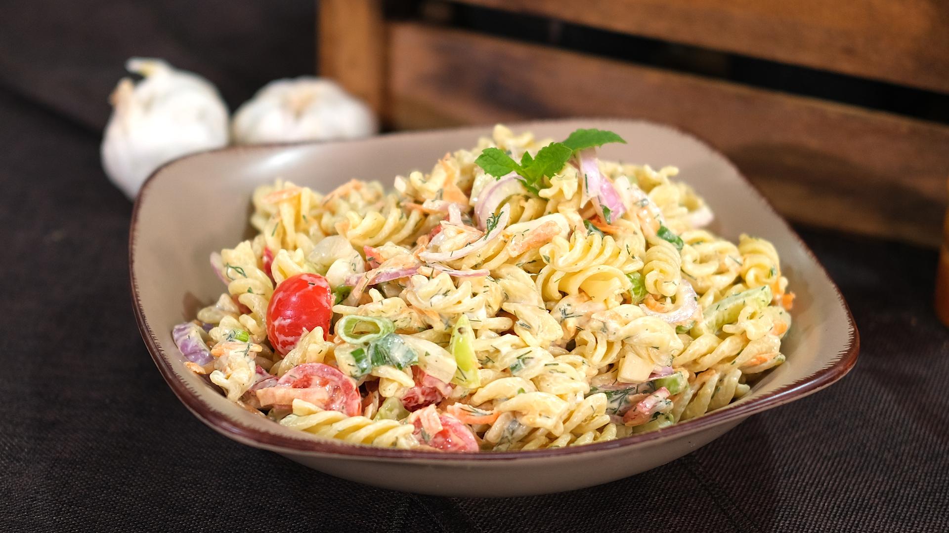 μακαρονοσαλάτα-με-σώς γιαουρτιού-συνταγή-