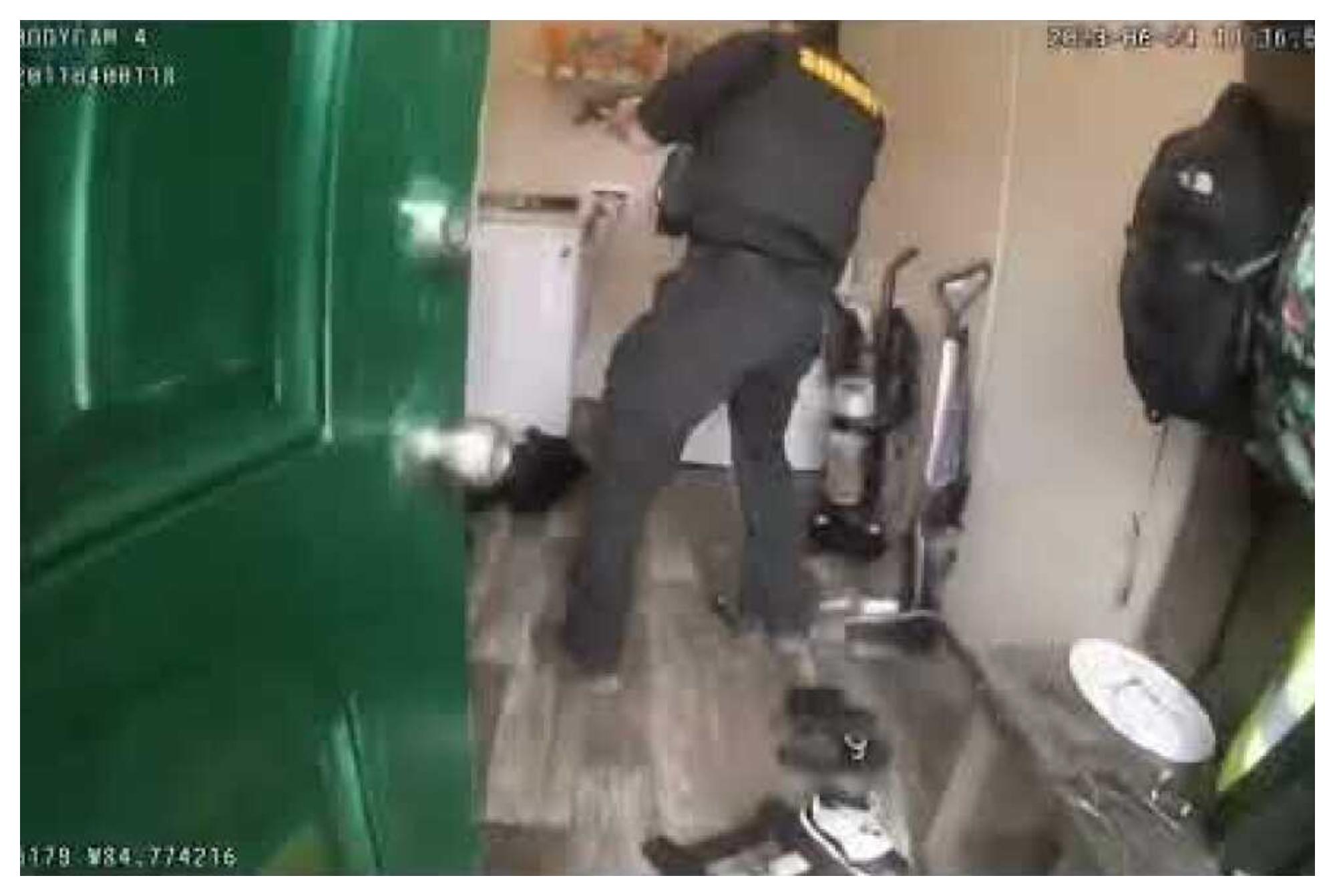 Φρίκη μητέρα προσπάθησε να πνίξει την 2χρονη κόρη της στην μπανιέρα (Βίντεο)