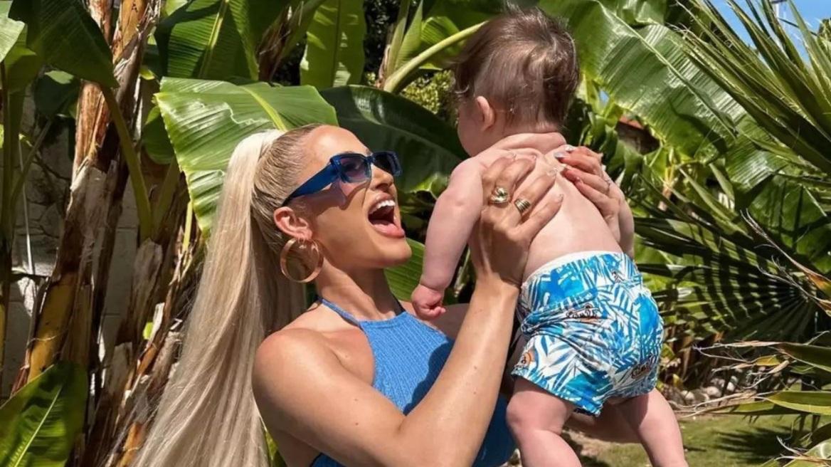 Ιωάννα Τούνη : Αυτός είναι ο δεύτερος νονός του γιου της