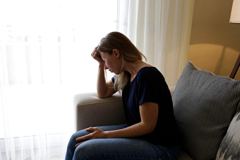 η-κόρη-μου-θα-παρατήσει-τις-σπουδές-για-το-αγόρι-της-