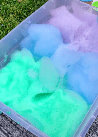 καλοκαιρινό-παιχνίδι-που-αναπτύσσει-τις-αισθήσεις-παγωτό-από-σαπουνάδα-TikTok-