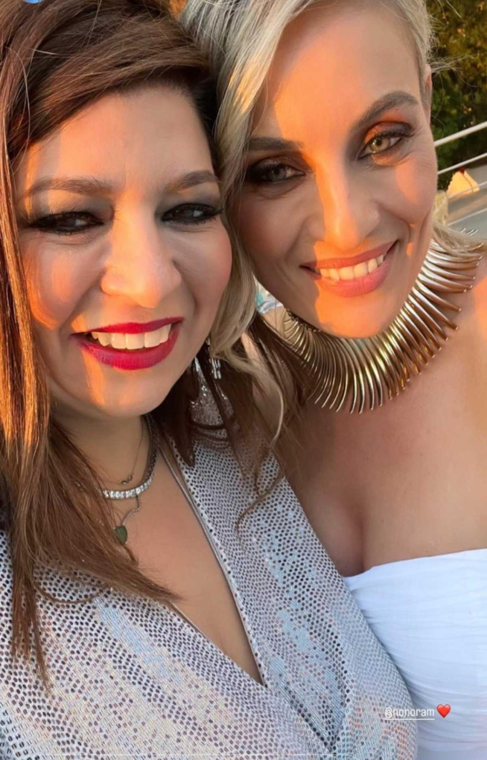 Ελεονώρα Μελέτη – Θοδωρής Μαροσούλης: Παντρεύτηκαν στην Πάρο μαζί με την βάπτιση της κόρης τους