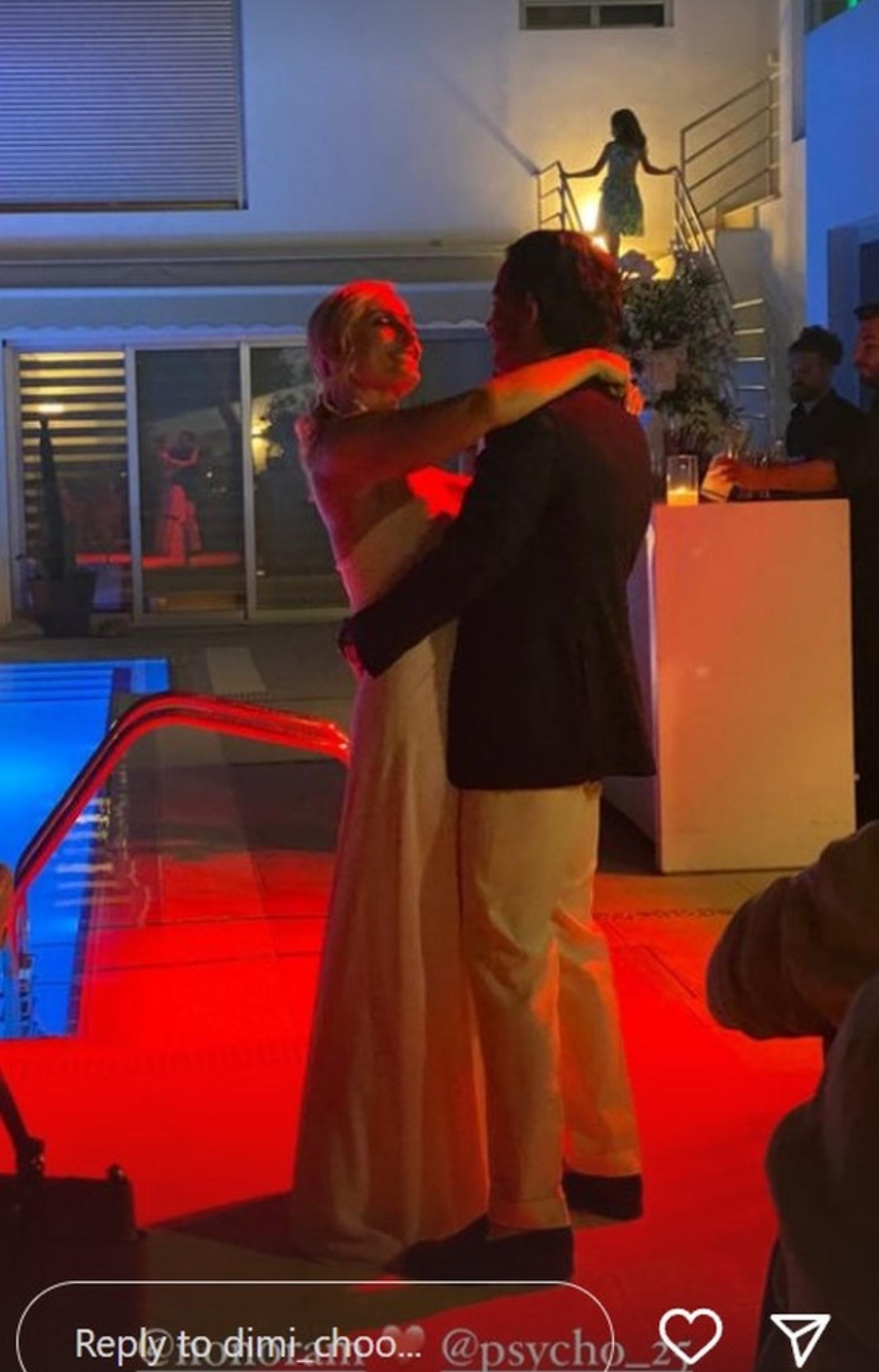 Ελεονώρα Μελέτη – Θοδωρής Μαροσούλης: Παντρεύτηκαν στην Πάρο μαζί με την βάπτιση της κόρης τους