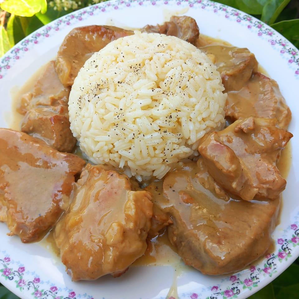 σκορδάτο-χοιρινό-με-ρύζι-συνταγή-