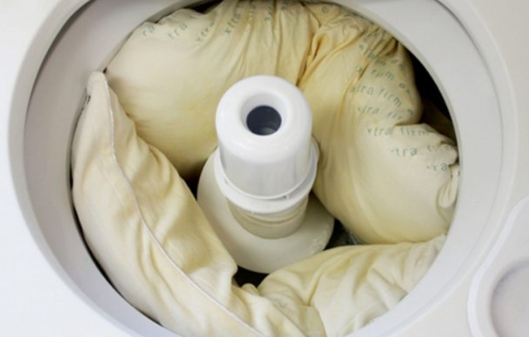 Γαριασμένα και Κιτρινισμένα μαξιλάρια: Πως θα τα κάνετε κάτασπρα ξανά