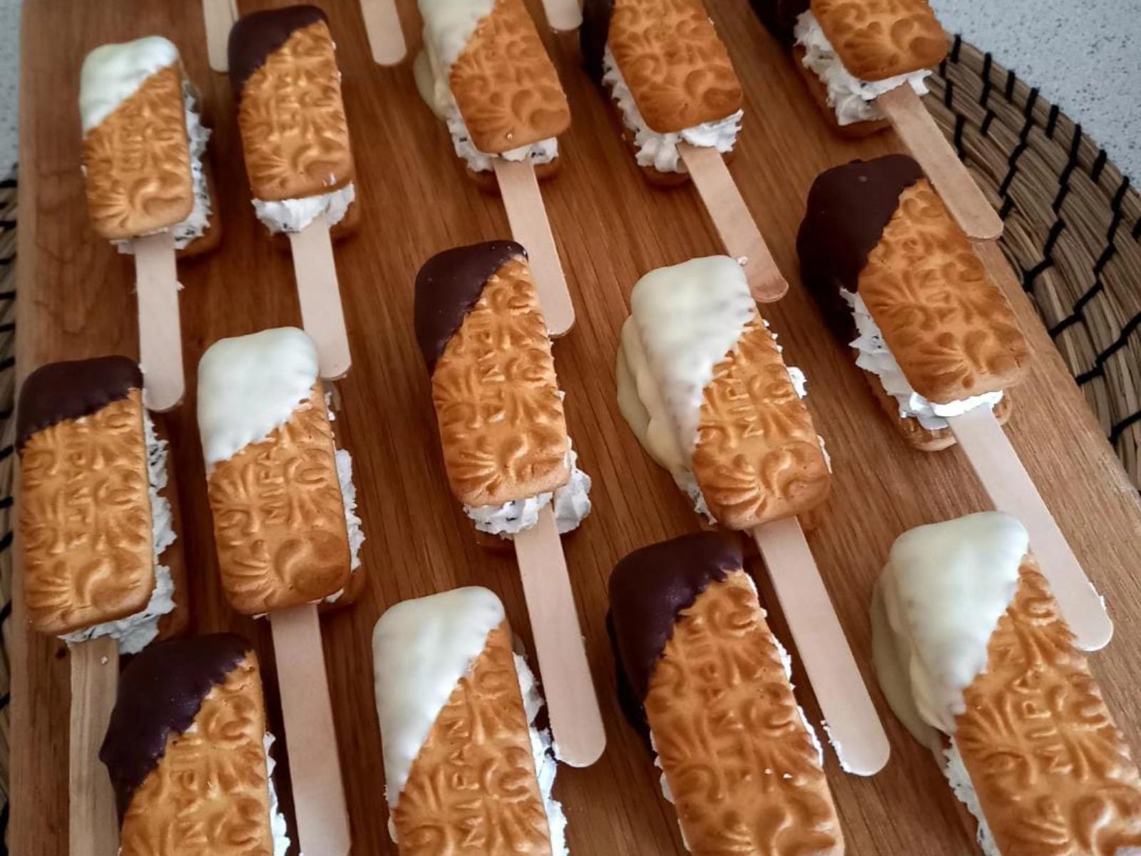 παγωτίνια-με-μπισκότα Μιράντα-συνταγή- παγωτίνια-με-μπισκότα Μιράντα-συνταγή-