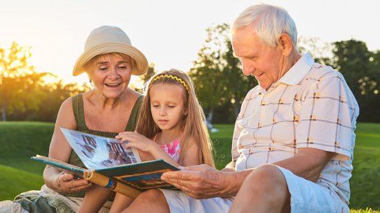 διακοπές-με-τον-παππού-και-την-γιαγιά-προτερήματα-και-πλεονεκτήματα-