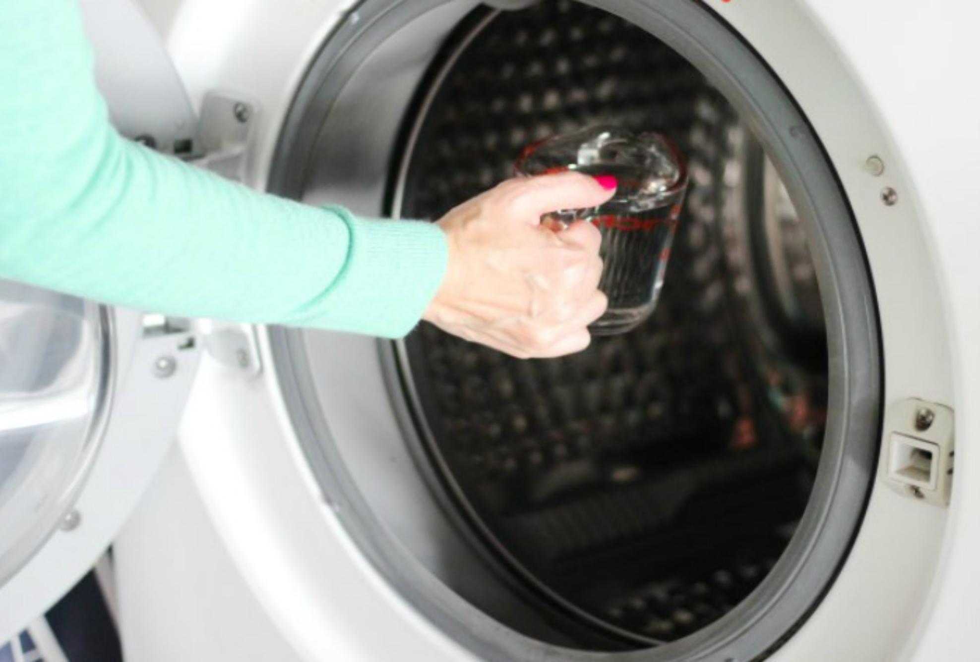 Θέλεις τα ρούχα σου να μυρίζουν φρεσκάδα και καθαριότητα; Δες πώς θα το πετύχεις με απλά βήματα