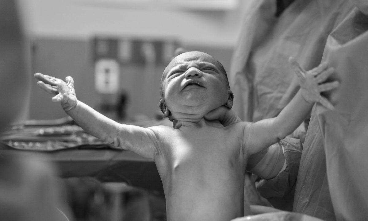 Βρεφικό μικροβίωμα-περισσότερα-πλεονεκτήματα-για-τα-βρέφη-η-καισαρική-