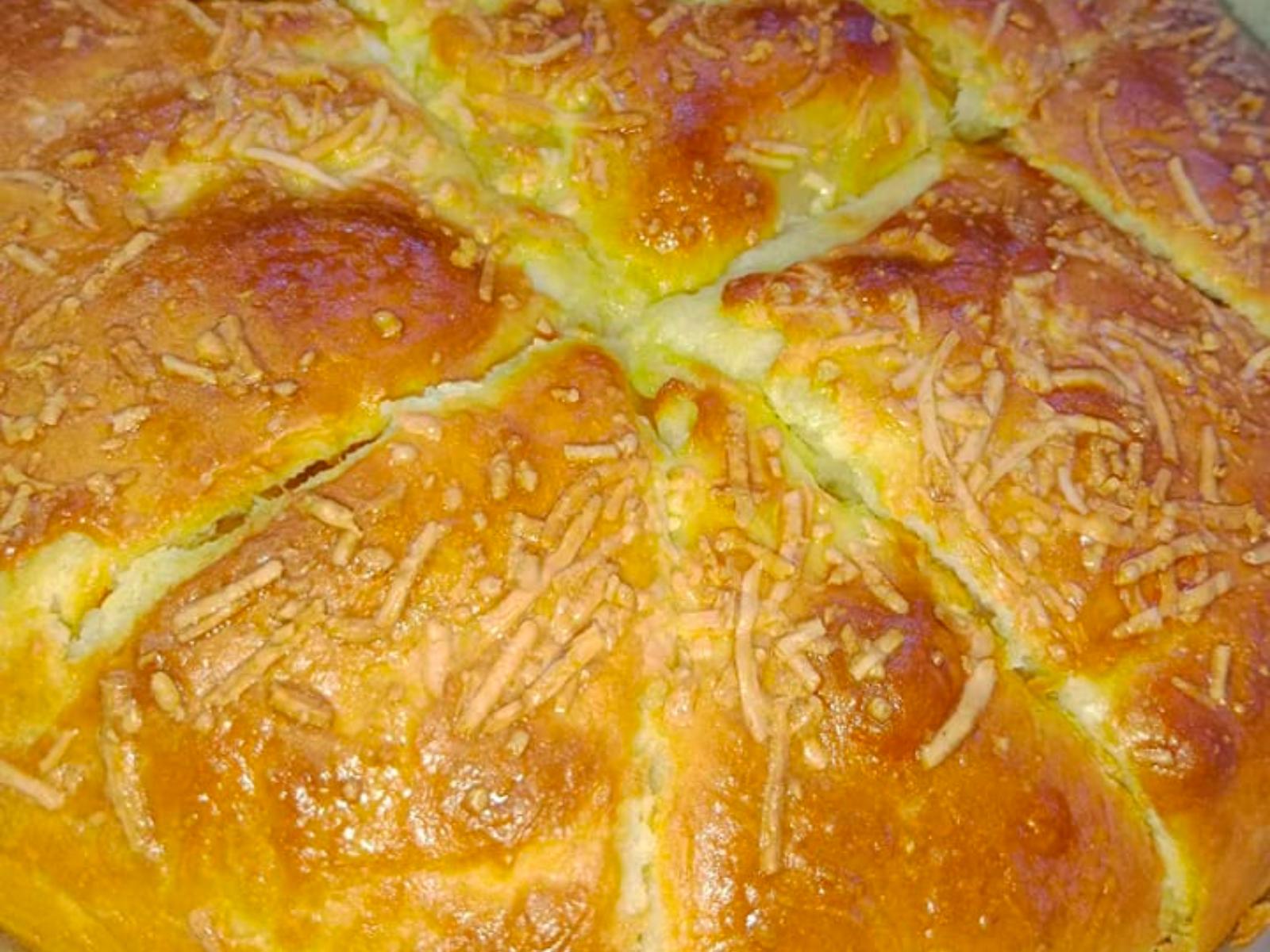 Αφράτο τυρόψωμο ταψιού του Άκη