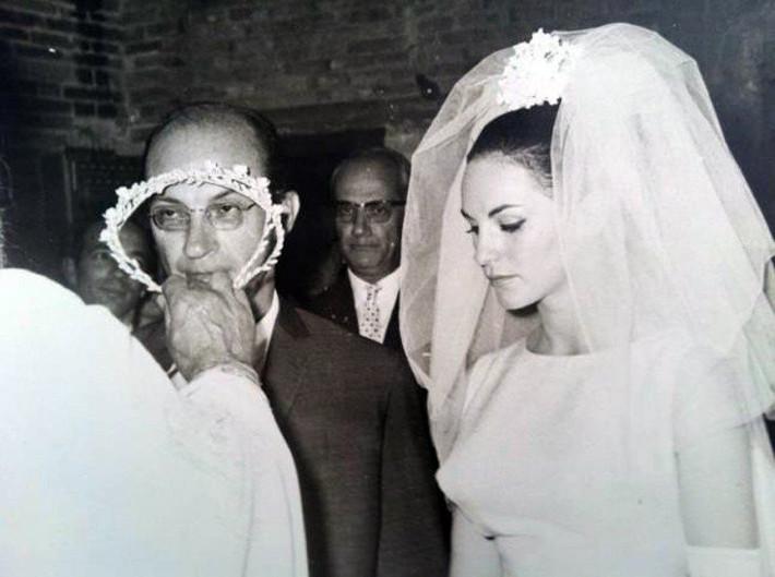 Αυτή ήταν η τελευταία του επιθυμία : Ο Έλληνας κωμικός που ήθελε στην κηδεία του να φορούν όλοι λευκά και να ακούγεται τζαζ