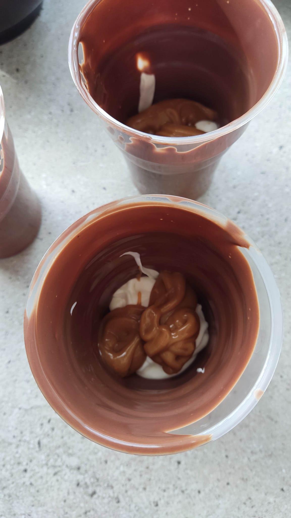 παγωτό-με-σοκολάτα-που-σπάει-συνταγή-