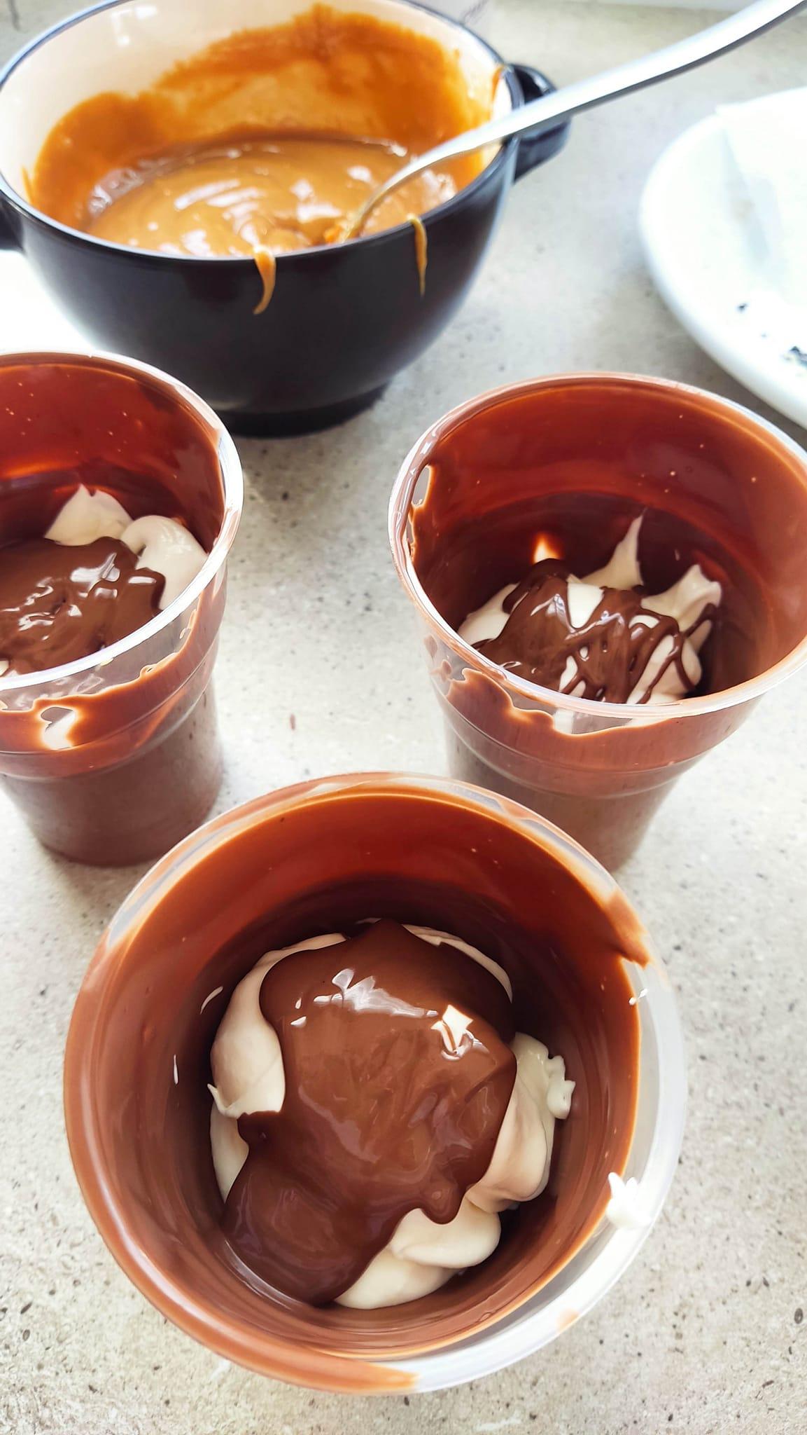 παγωτό-με-σοκολάτα-που-σπάει-συνταγή-