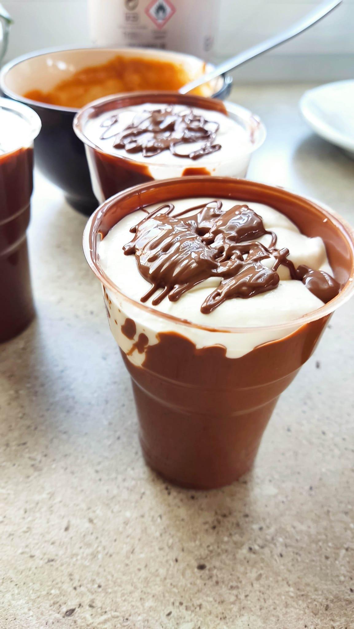 παγωτό-με-σοκολάτα-που-σπάει-συνταγή-