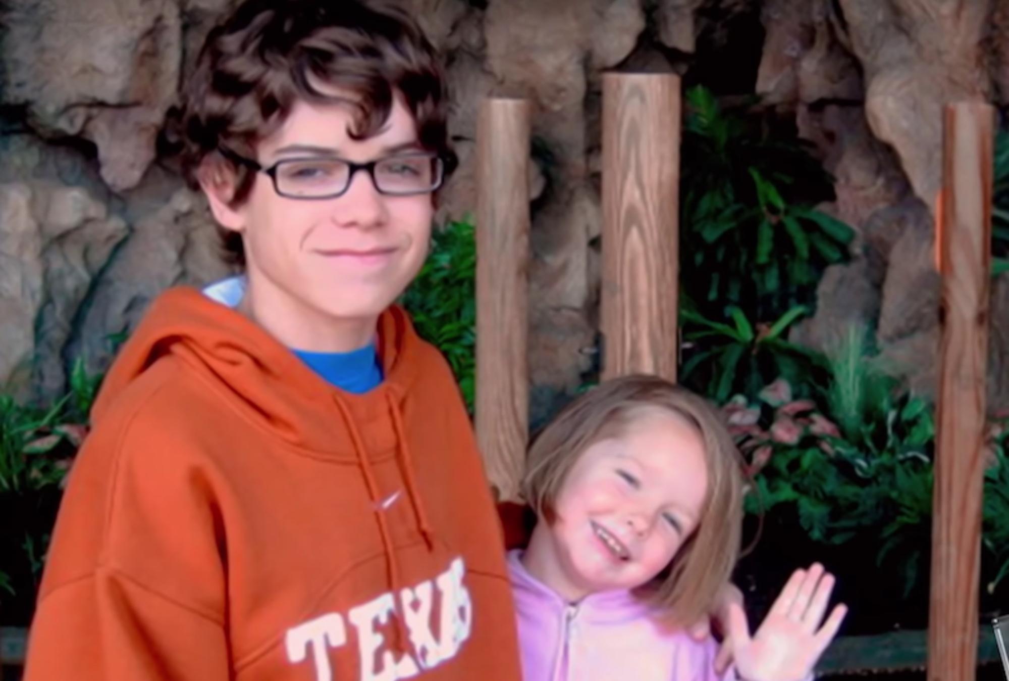 Πάρις Μπένετ: Ένας δαίμονας που φλεγόταν – Το τέρας που ζούσε στο κορμί ενός παιδιού