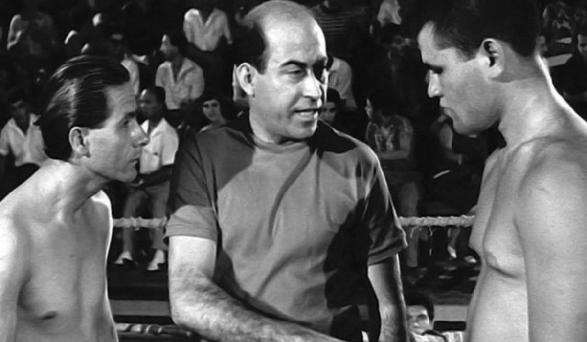 Το τραγικό τέλος του ηθοποιού που έπαιξε στην πιο θρυλική σκηνή του ελληνικού σινεμά: Έχασε το πόδι του –  Πούλησε το σπίτι του