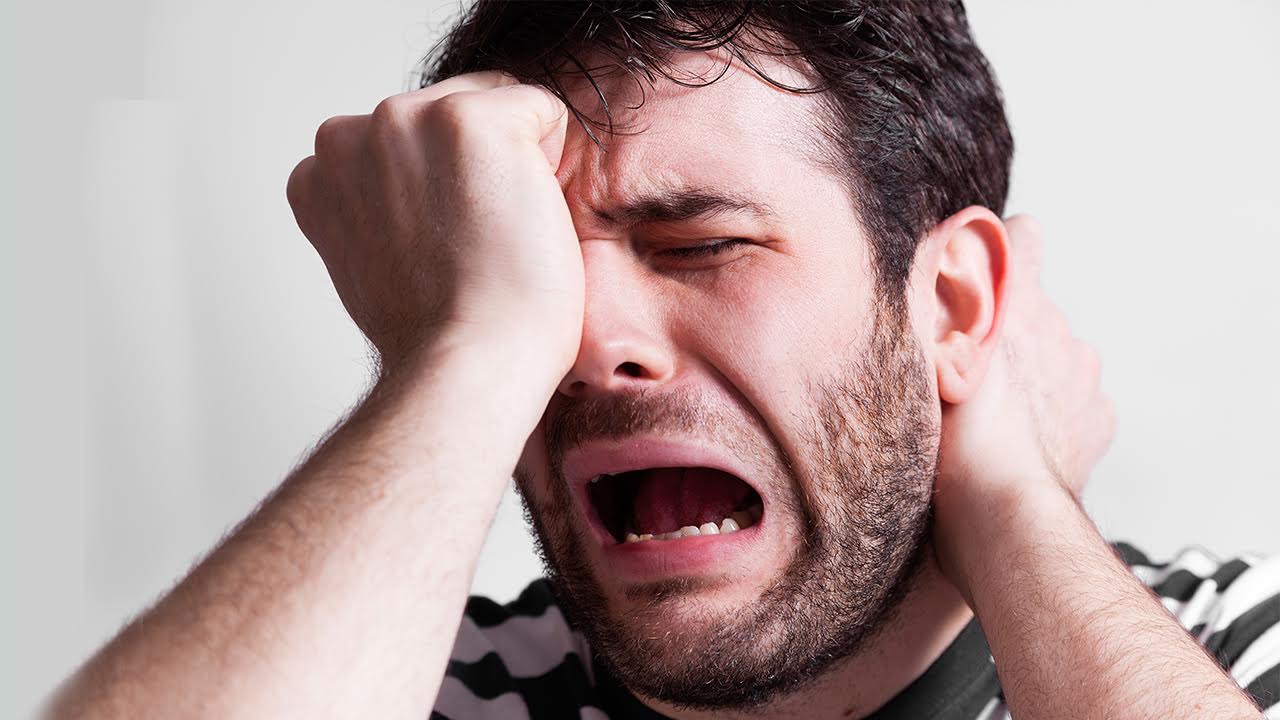 ο-πρώην-της-κόρης-μου-έρχεται-κάθε-μέρα-εδώ-και-κλαίγεται-