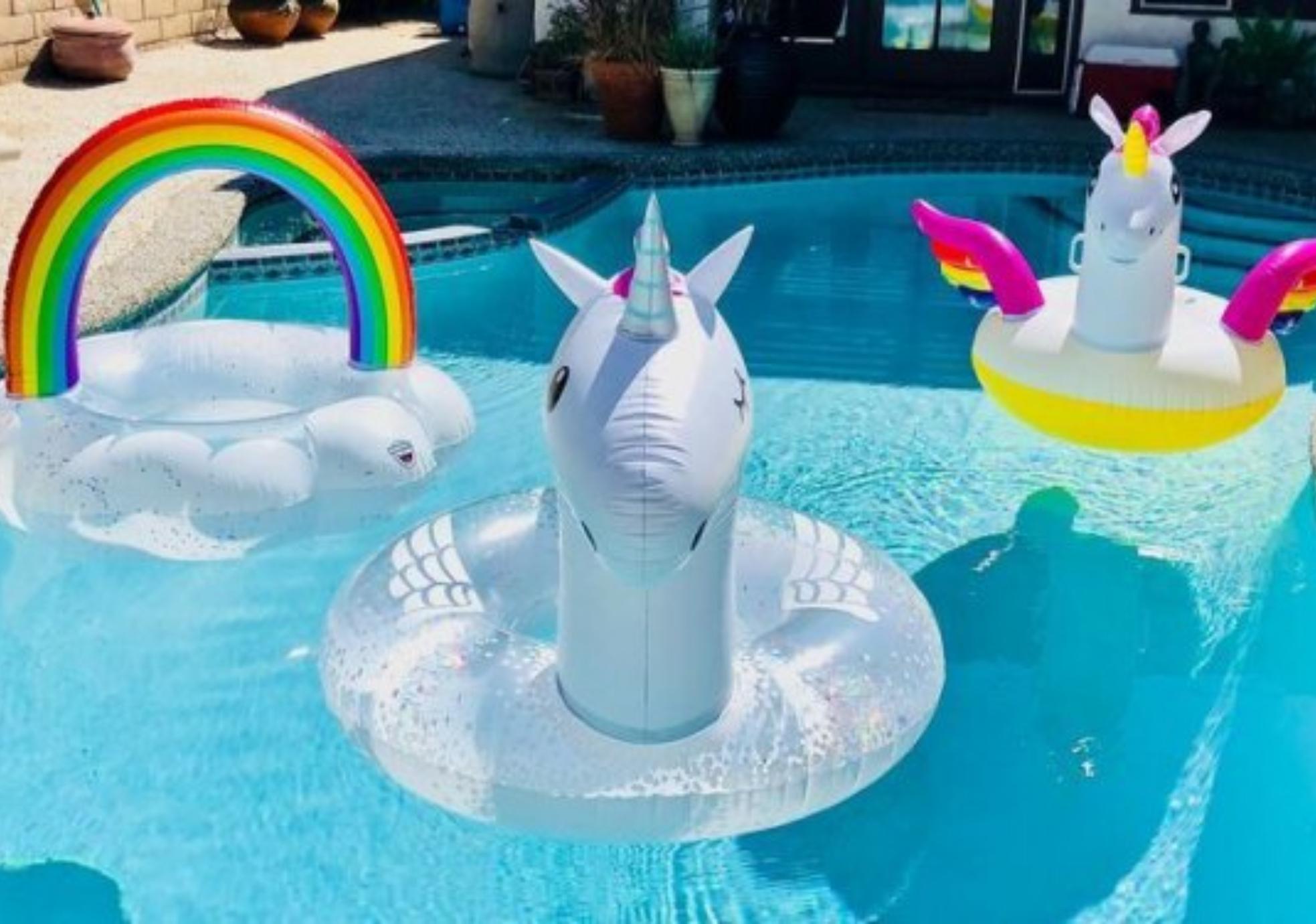 Μπρατσάκια σωσίβια και φουσκωτά: Πως να τα καθαρίσεις από μούχλα, άμμο και αλμύρα