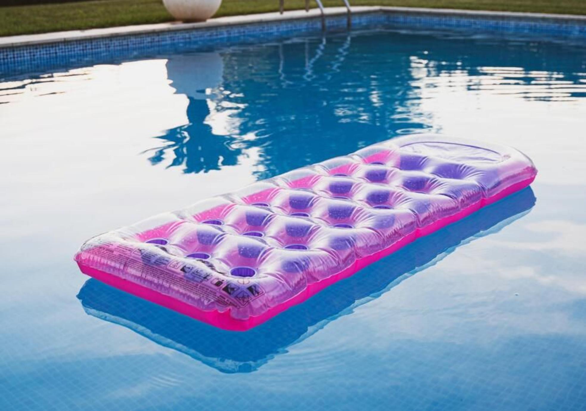 Μπρατσάκια σωσίβια και φουσκωτά: Πως να τα καθαρίσεις από μούχλα, άμμο και αλμύρα