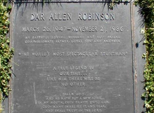 Για μια σκηνή ρουτίνας : Η ασήμαντη λεπτομέρεια που σκότωσε τον καλύτερο κασκαντέρ του κόσμου