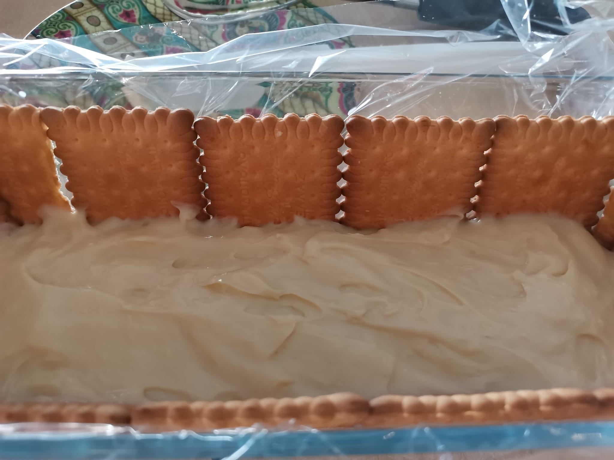 κορμός-με-σοκολάτα-και-μπισκότα-σε-φόρμα-συνταγή-