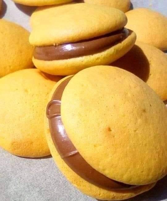 γεμιστά-μπισκότα-με-σοκολάτα-συνταγή-