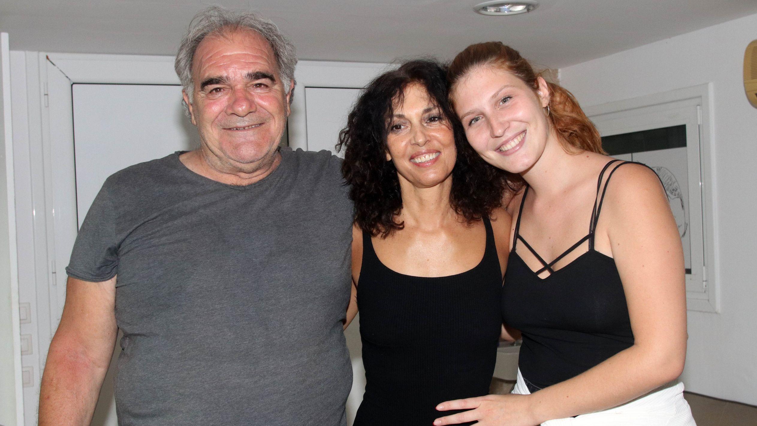 Γιάννης Μποσταντζόγλου : Η σπάνια δημόσια εμφάνιση με την ηθοποιό κ0ρη του