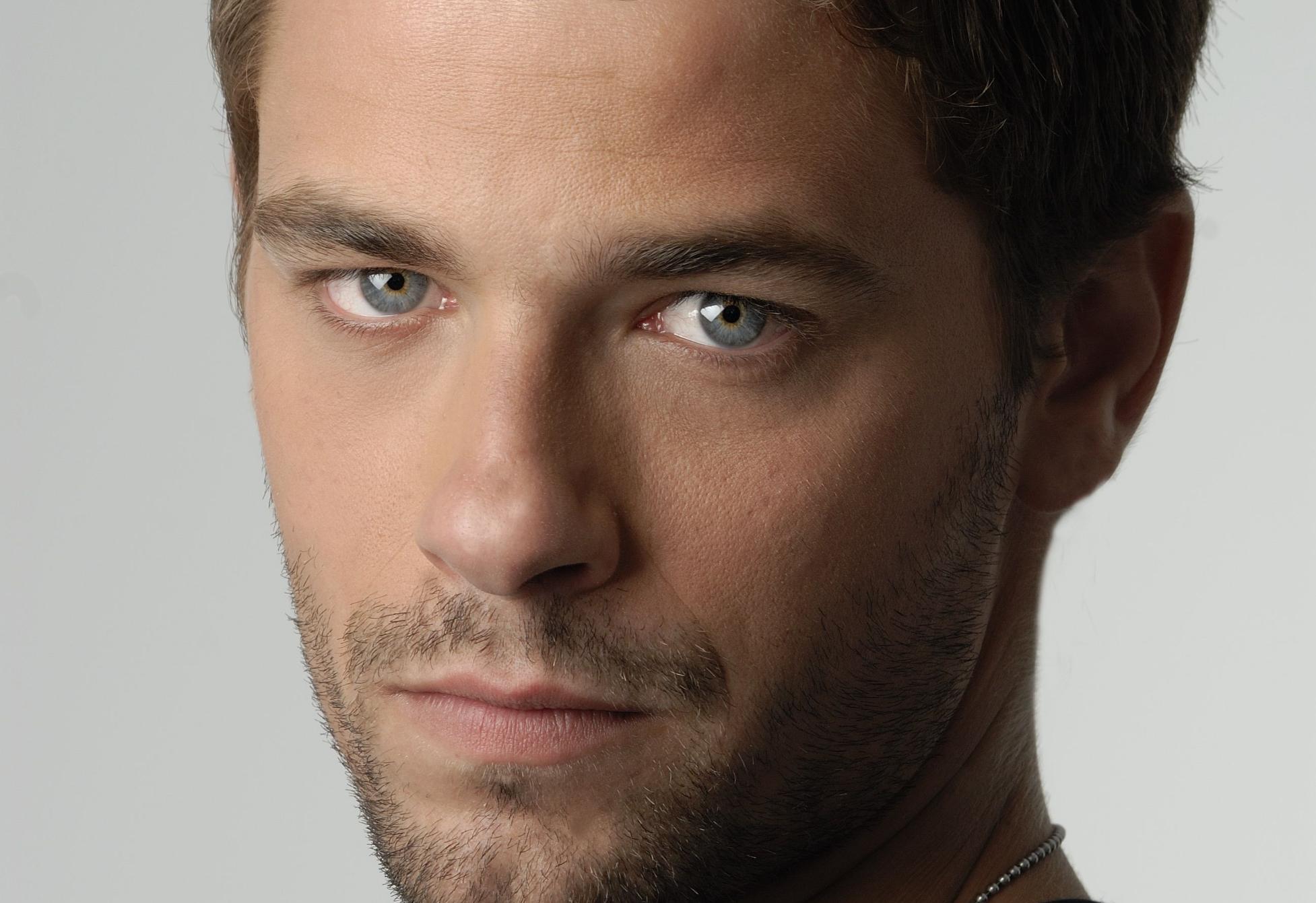 Σφάζονται στα πόδια του Μιχαήλ Ταμπακάκη – Μεταγραφές και μετακινήσεις φωτιά στις νέες σειρές