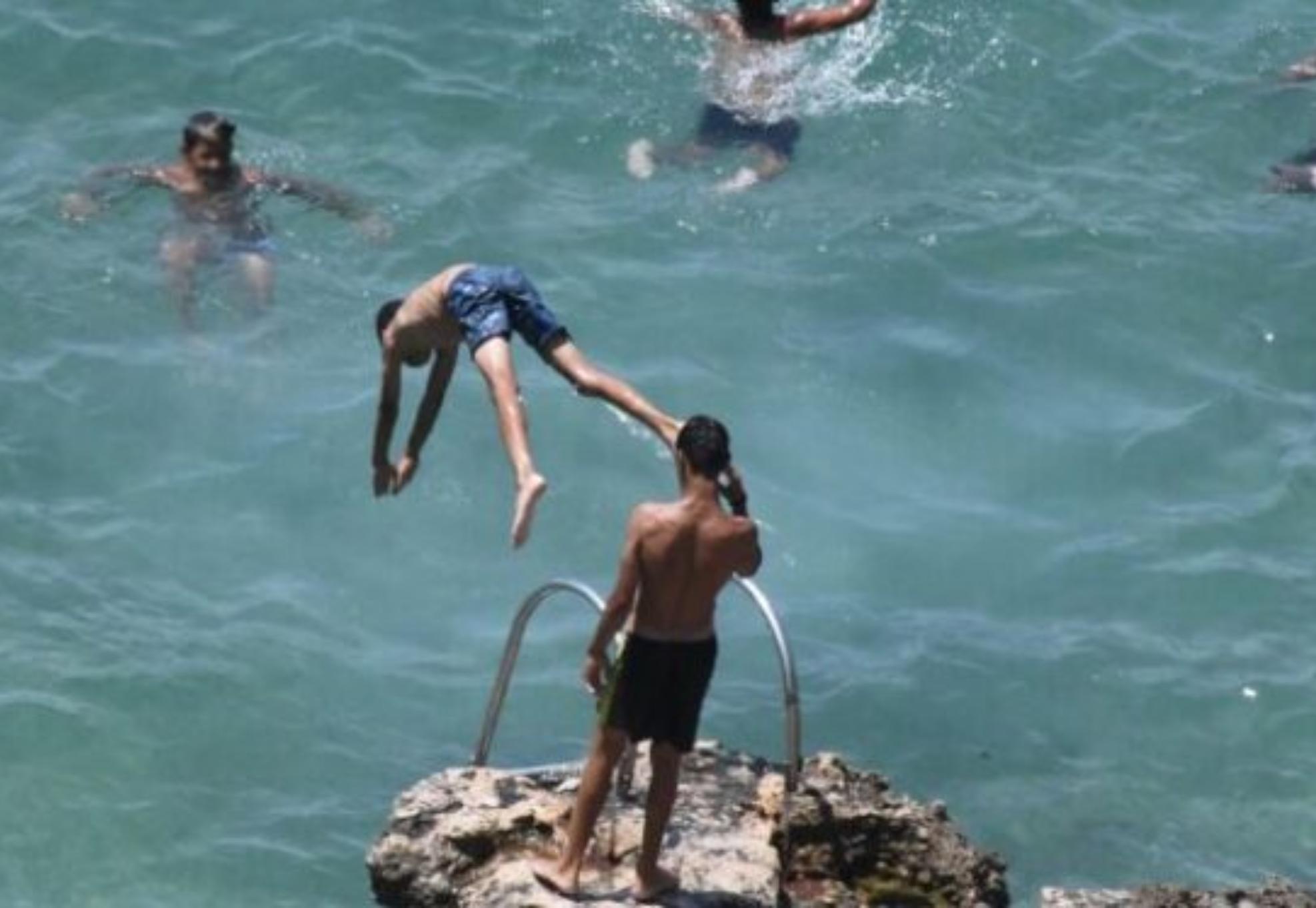 Καύσωνας: Τι είναι το «hot, dry, windy» που ανησυχεί τους ειδικούς – Πώς θα εξελιχθεί το καλοκαίρι