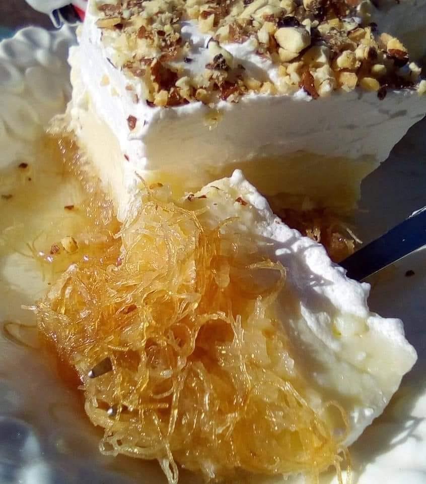 σιροπιαστό-γλυκό-με-κανταΐφι-και-κρέμα-συνταγή- σιροπιαστό-γλυκό-με-κανταΐφι-και-κρέμα-συνταγή-