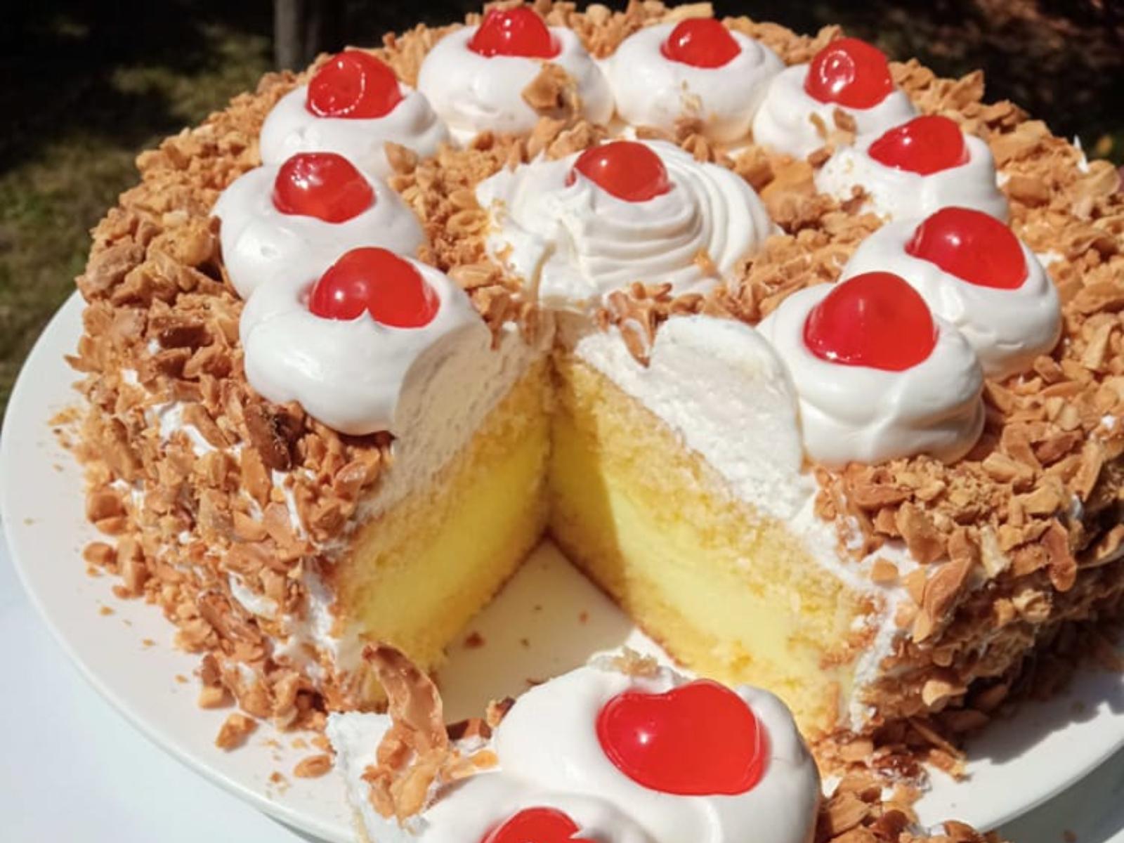 Αφράτη τούρτα αμυγδάλου