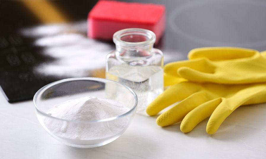 Λεκέδες σκουριάς στη λεκάνη της τουαλέτας : 2 αποτελεσματικοί τρόποι για να τους αφαιρέσετε