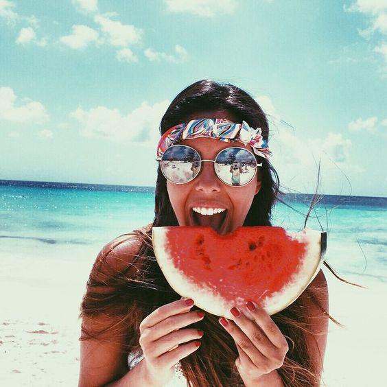 ιδέες-για-ντύσιμο-με-γυαλιά ηλίου-το-Καλοκαίρι 2023-