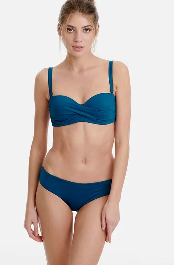 Ψάχνεις το ιδανικό εφαρμοστό μαγιό στο μπούστο ; Το μαγιό που επέλεξε η Κατερίνα Καινούργιου πρέπει να είναι η επόμενη αγορά σου