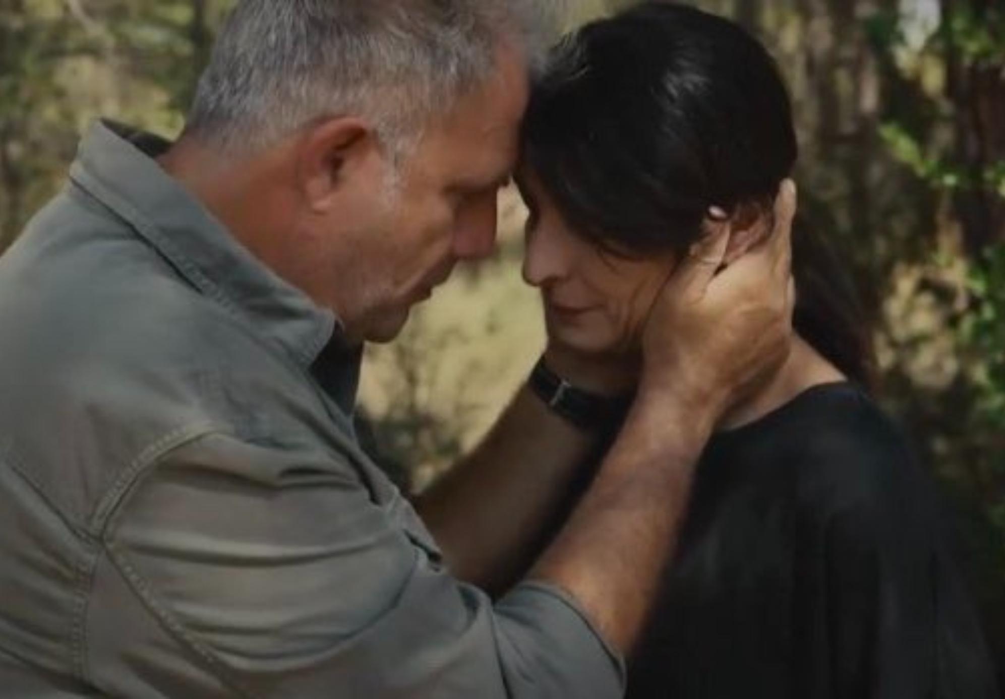 Η Γη της Ελιάς-Ιουλία-Στάθης- Η Γη της Ελιάς-Ιουλία-Στάθης-