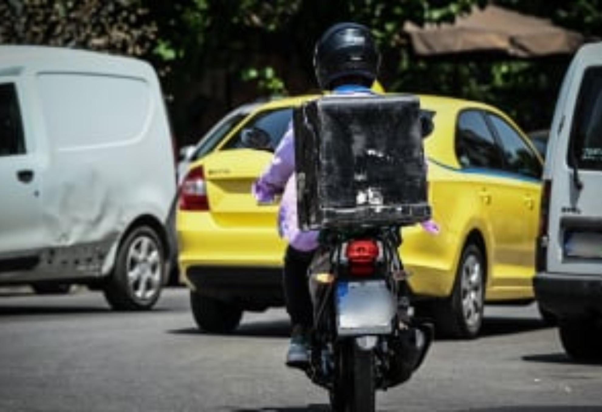 Χαλκίδα: Συγκλονίζει η μητέρα του διανομέα που πέθανε από θερμοπληξία