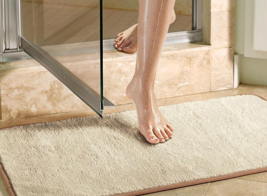 Αυτά είναι τα 6 αντικείμενα που συγκεντρώνουν τα περισσότερα βακτήρια στο μπάνιο