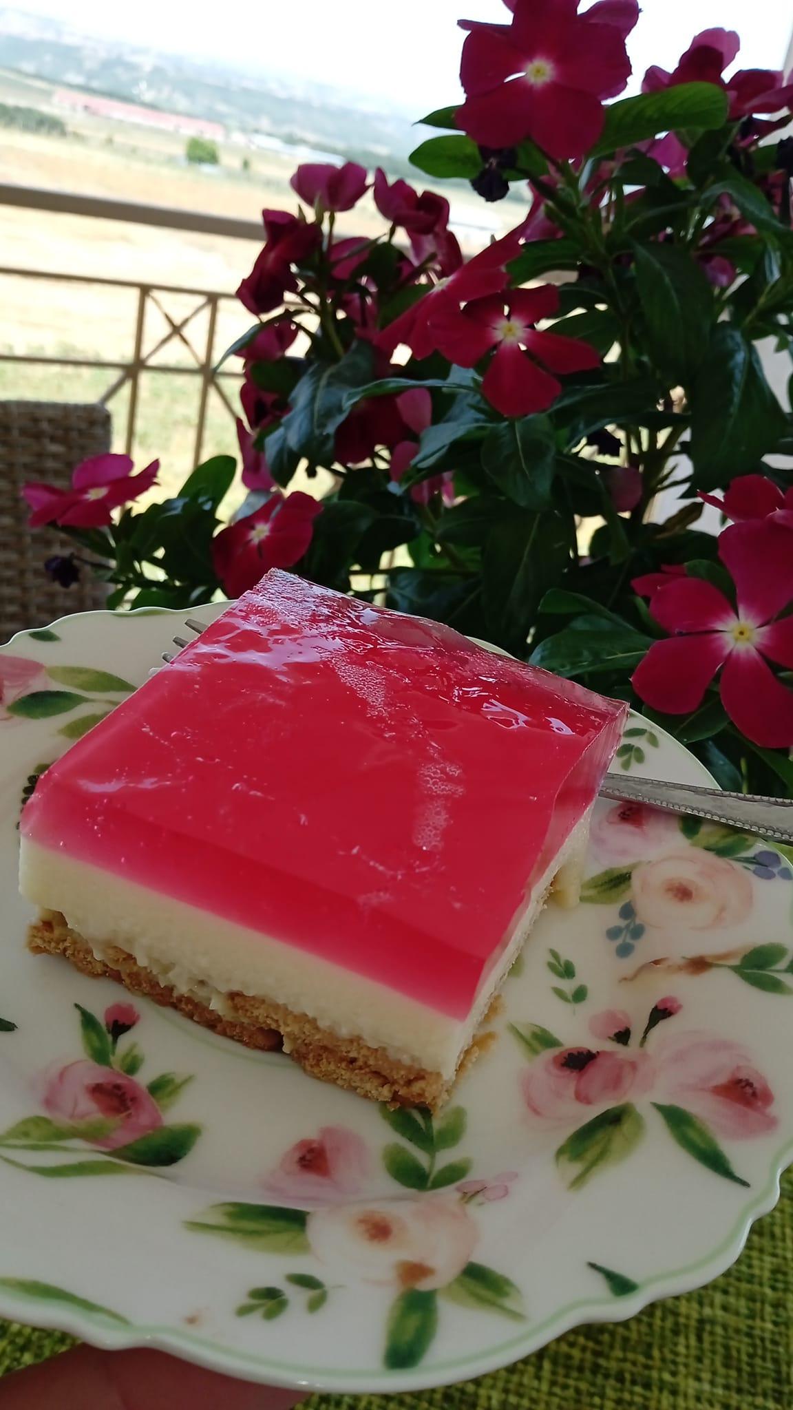 μπισκοτόγλυκο-με-ζελέ-συνταγή-