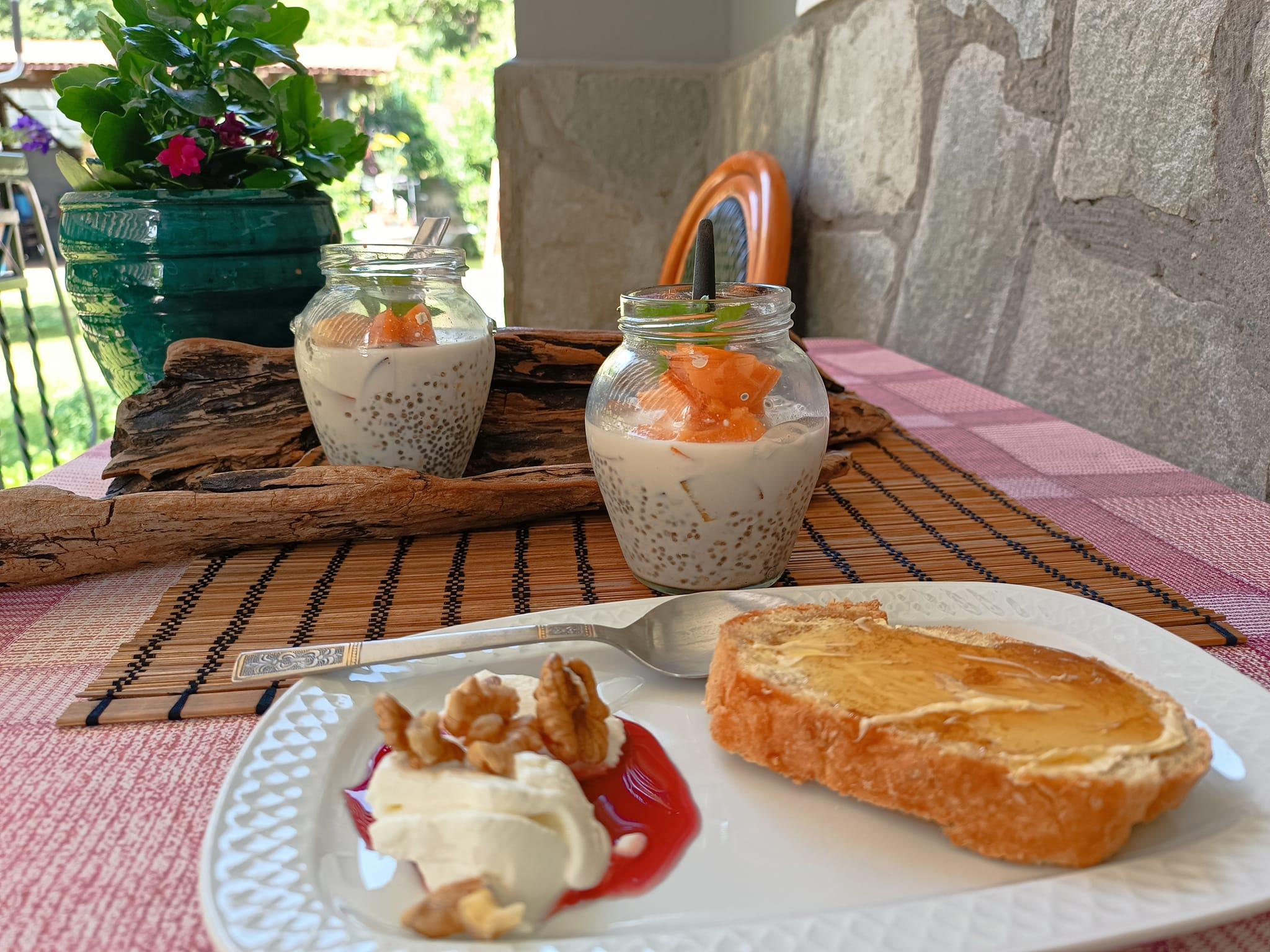 Overnight oats-με-βρώμη-και-φρούτα-συνταγή- Overnight oats-με-βρώμη-και-φρούτα-συνταγή-