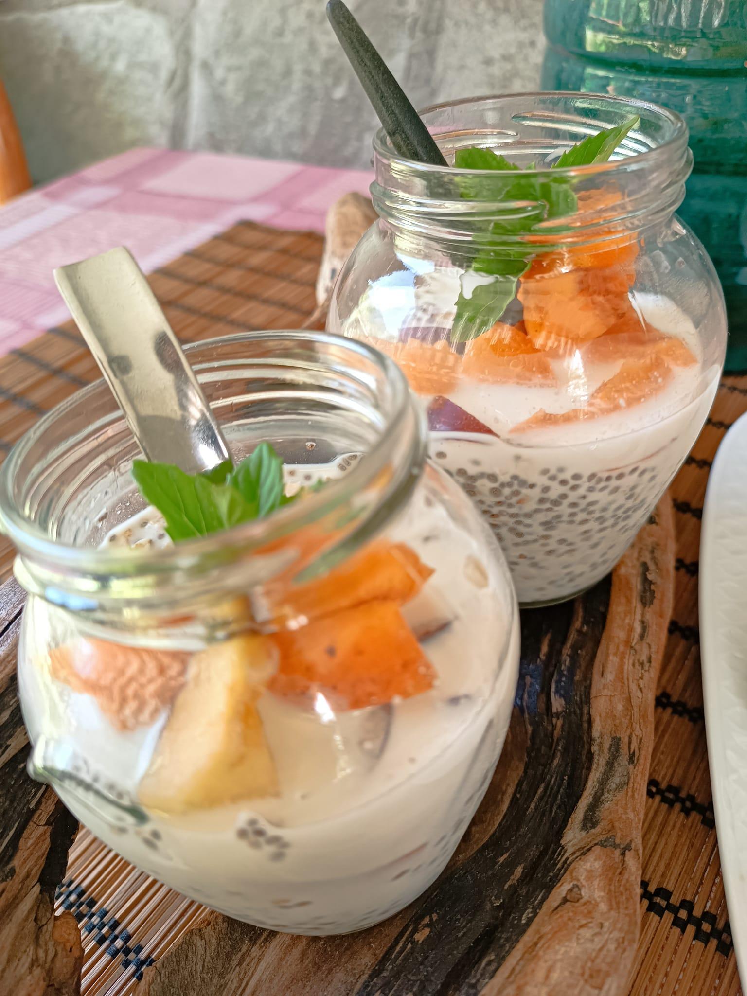 Overnight oats-με-βρώμη-και-φρούτα-συνταγή- Overnight oats-με-βρώμη-και-φρούτα-συνταγή-
