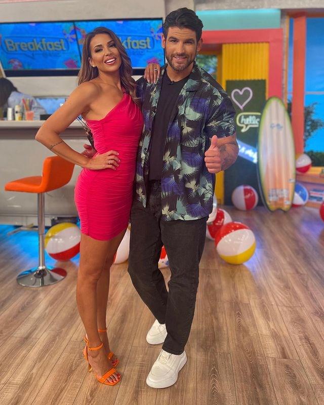 Η Ελένη Χατζίδου : Το φόρεμά της συνδυάζει 2 τάσεις και το θέλεις οποσδοίποτε