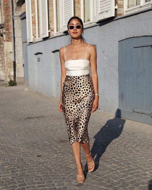 σατέν-animal print-φούστα-με-λευκό τοπ-ιδέες-