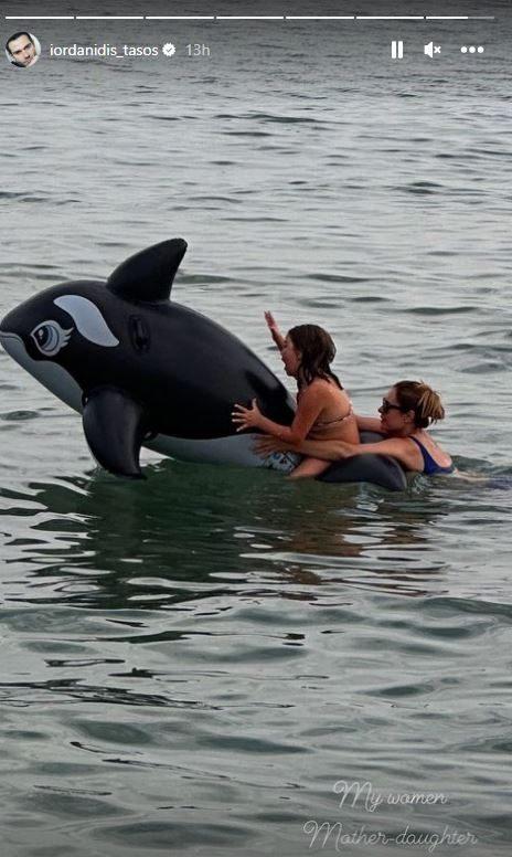 H Γη της ελιάς  – Τάσος Ιορδανίδης :  Παιχνίδια στη θάλασσα με την οικογένειά του