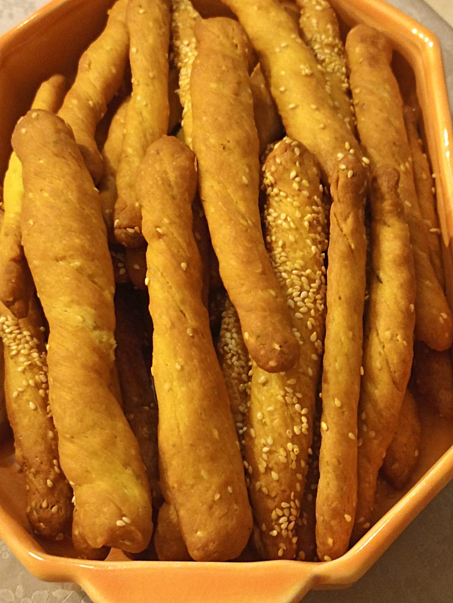 κριτσίνια-με-κουρκουμά-συνταγή- κριτσίνια-με-κουρκουμά-συνταγή-