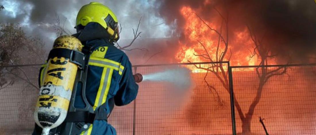 Πυροσβέστης έπεσε θύμα κλοπής την ώρα που έδινε μάχη με τις φλόγες
