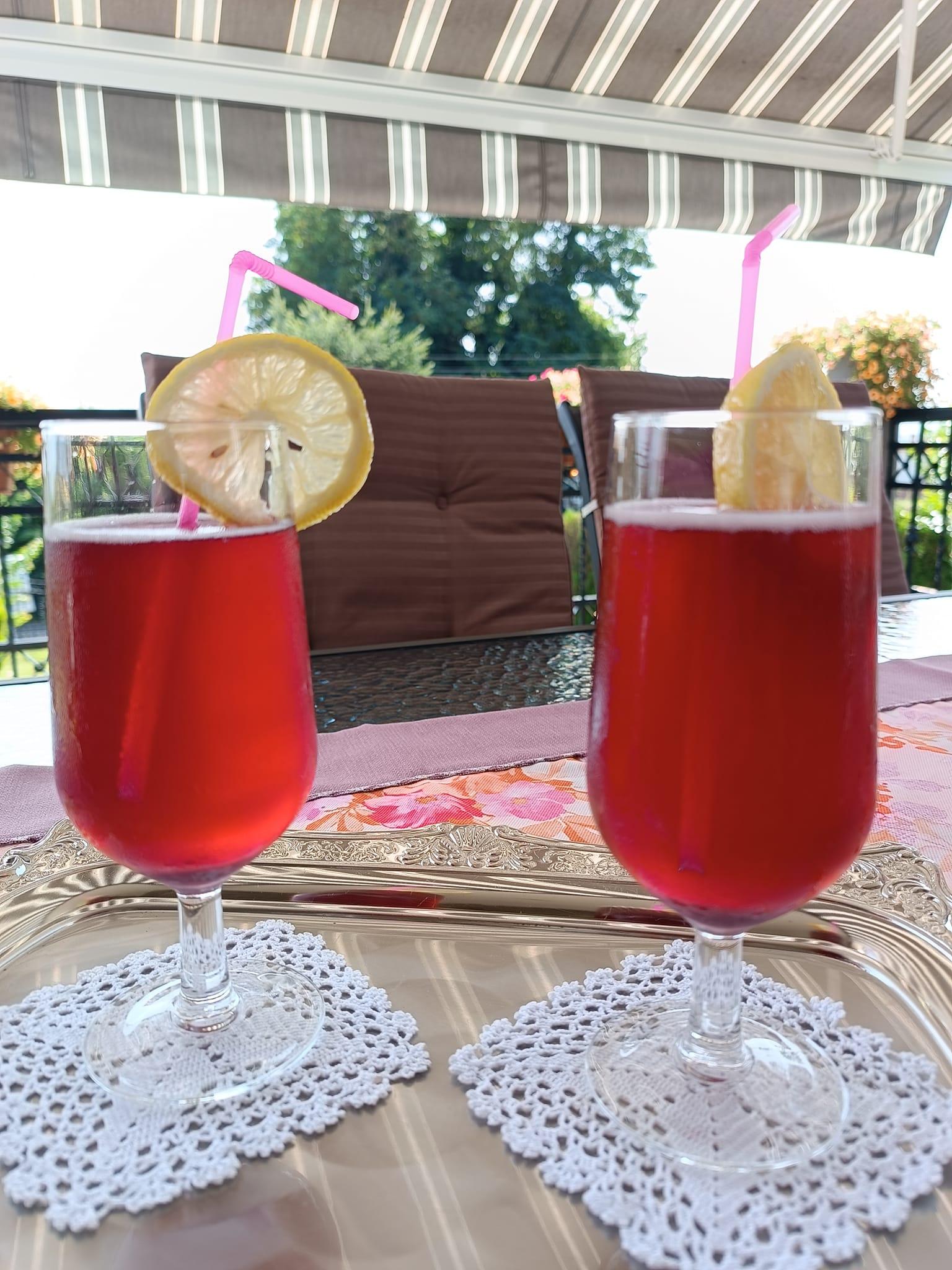 σπιτική-βυσσινάδα-συνταγή-